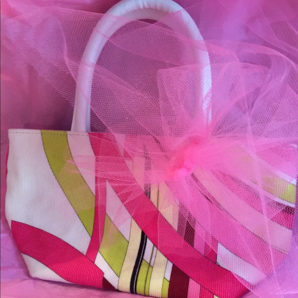 Sumptuous Gift Wrapping - Picture 4 of 8